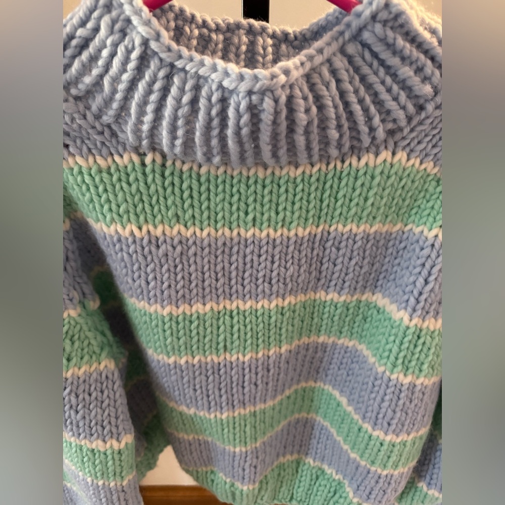 NIB Women’s O/S GOGO Sweaters Stripe Pullover Opal/Blue Bird/Snow - Picture 4 of 11